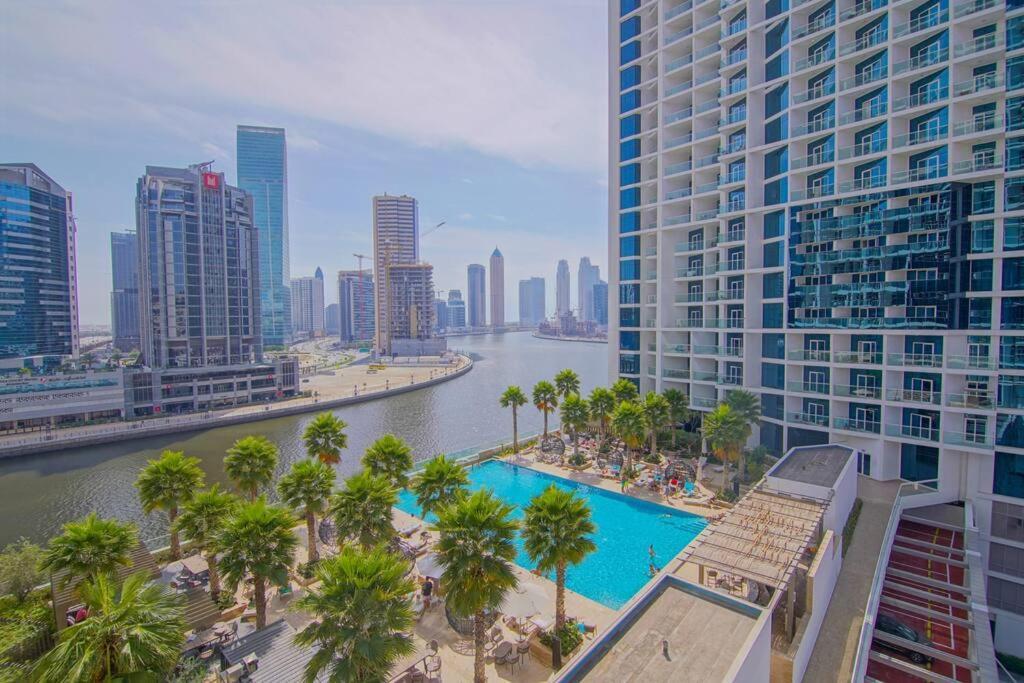 Luxury Hotel Apartment With A Canal View ดูไบ ภายนอก รูปภาพ