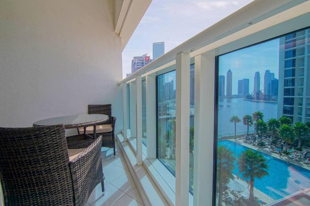 Luxury Hotel Apartment With A Canal View ดูไบ ภายนอก รูปภาพ