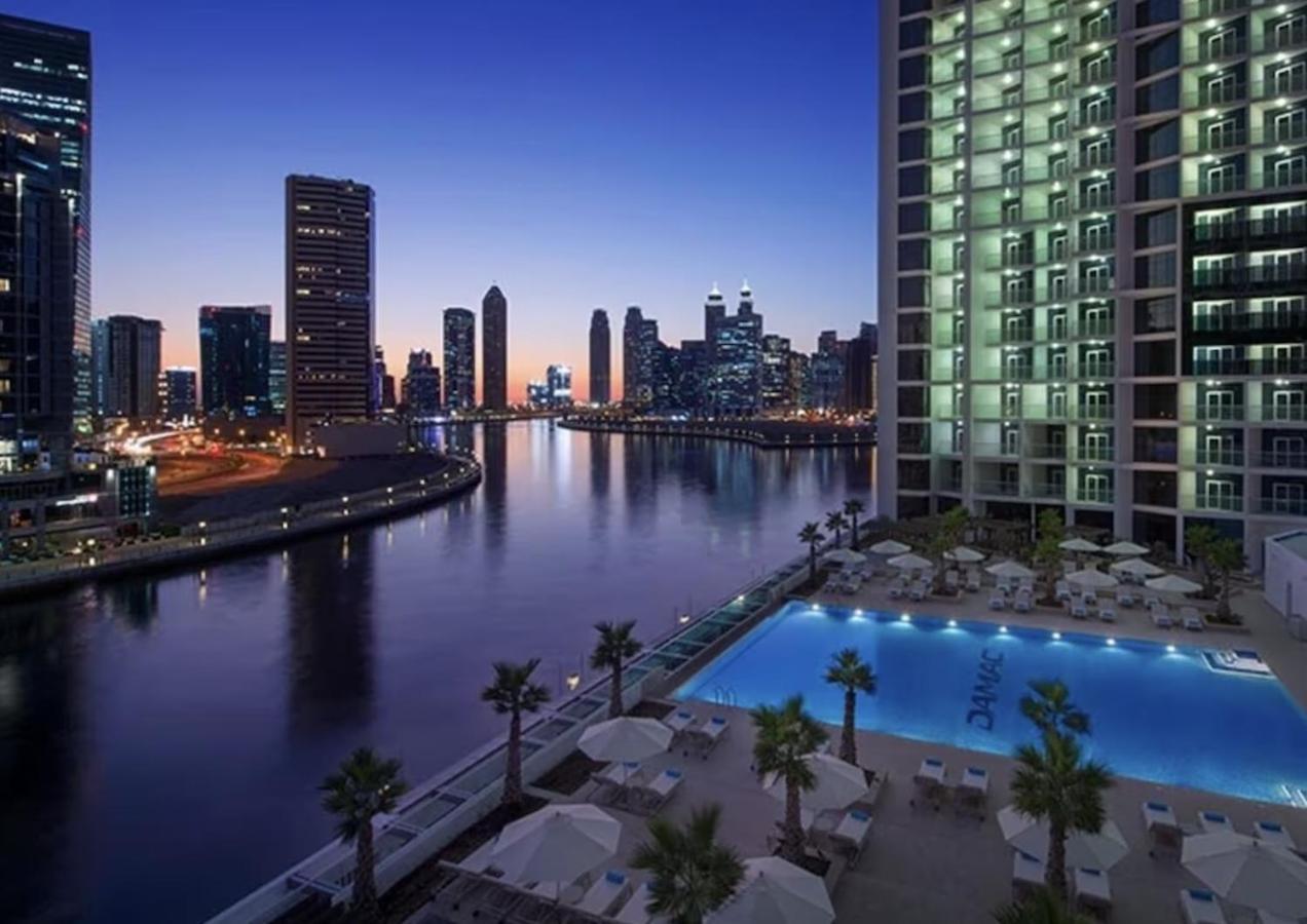 Luxury Hotel Apartment With A Canal View ดูไบ ภายนอก รูปภาพ