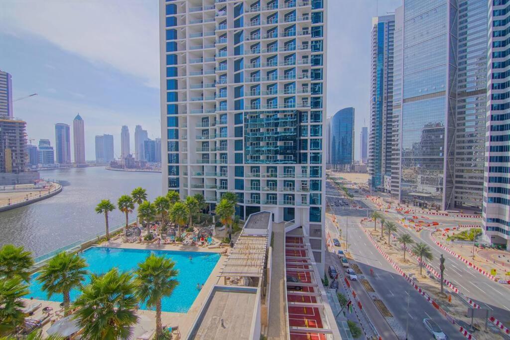 Luxury Hotel Apartment With A Canal View ดูไบ ภายนอก รูปภาพ